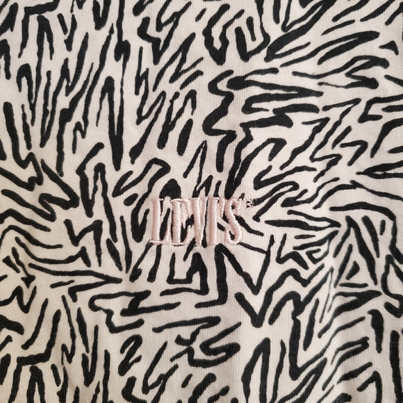 Levi's Cropped Short Sleeve Sweater - Picture 5 of 6